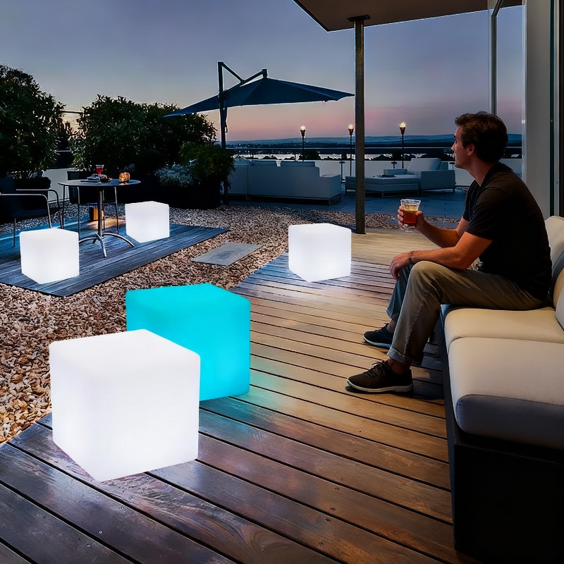 Tavolino a Cubo LED in PE Rici - Outdoor Furniture Recycled Plastic recensione e prezzo